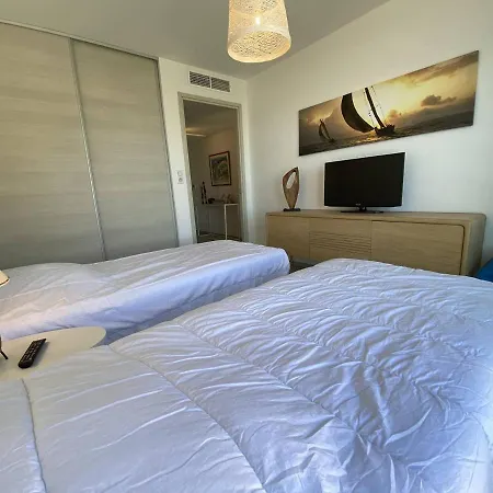 Cote Pied Dans L'eau Vue Apartament