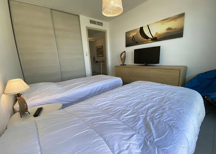 Cote Pied Dans L'eau Vue Apartment